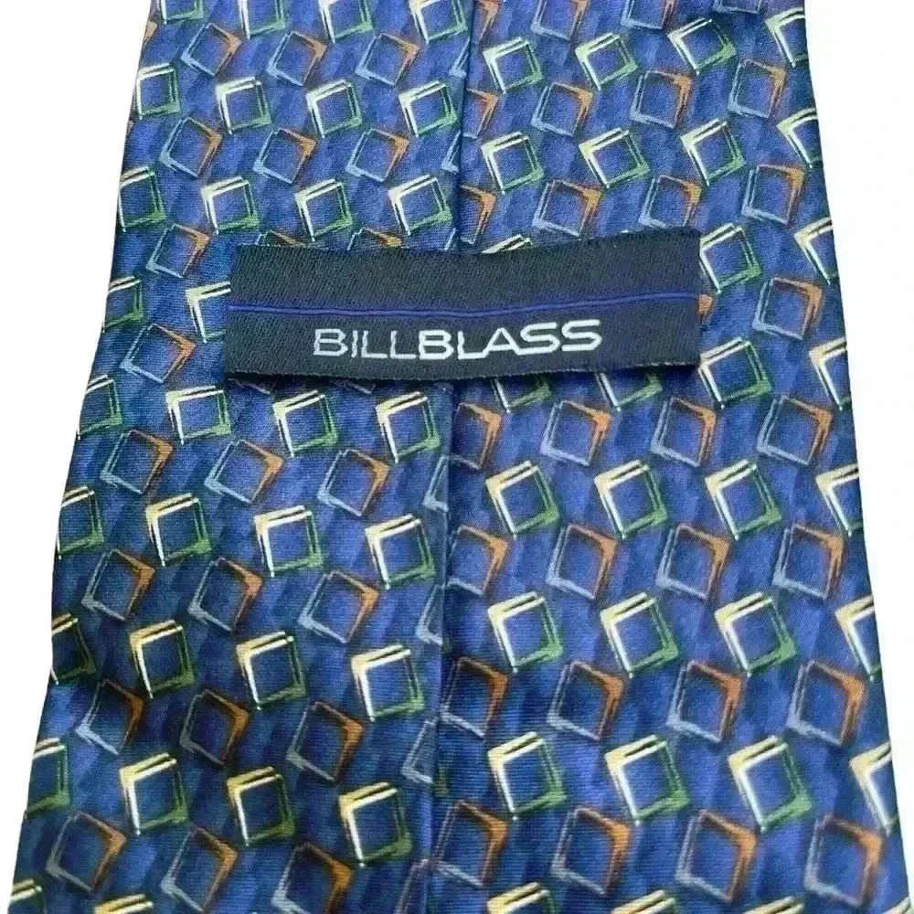 Bill Blass Men’s Neck Tie Silk Blue with boxes 100% silk